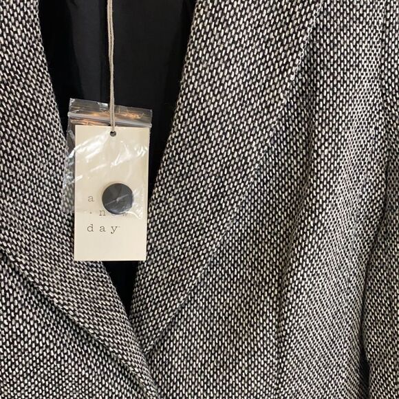 A new day Gray and Black Puff Sleeve Tweed Blazer - Picture 4 of 7